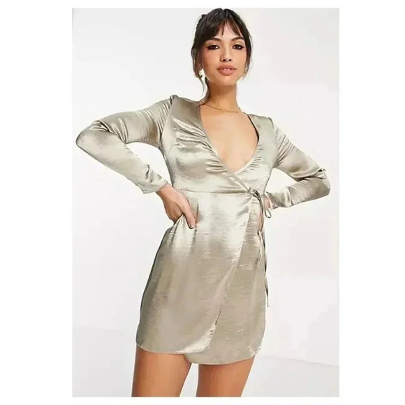 ASOS DESIGN Champagne Satin Wrap Mini Dress Size 14 Long Sleeve Plunge Neckline - Picture 1 of 15